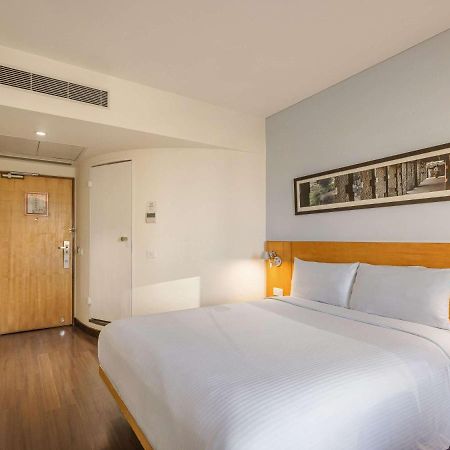 Hotel Ibis Gurgaon Golf Course Road - An Accor Brand Esterno foto