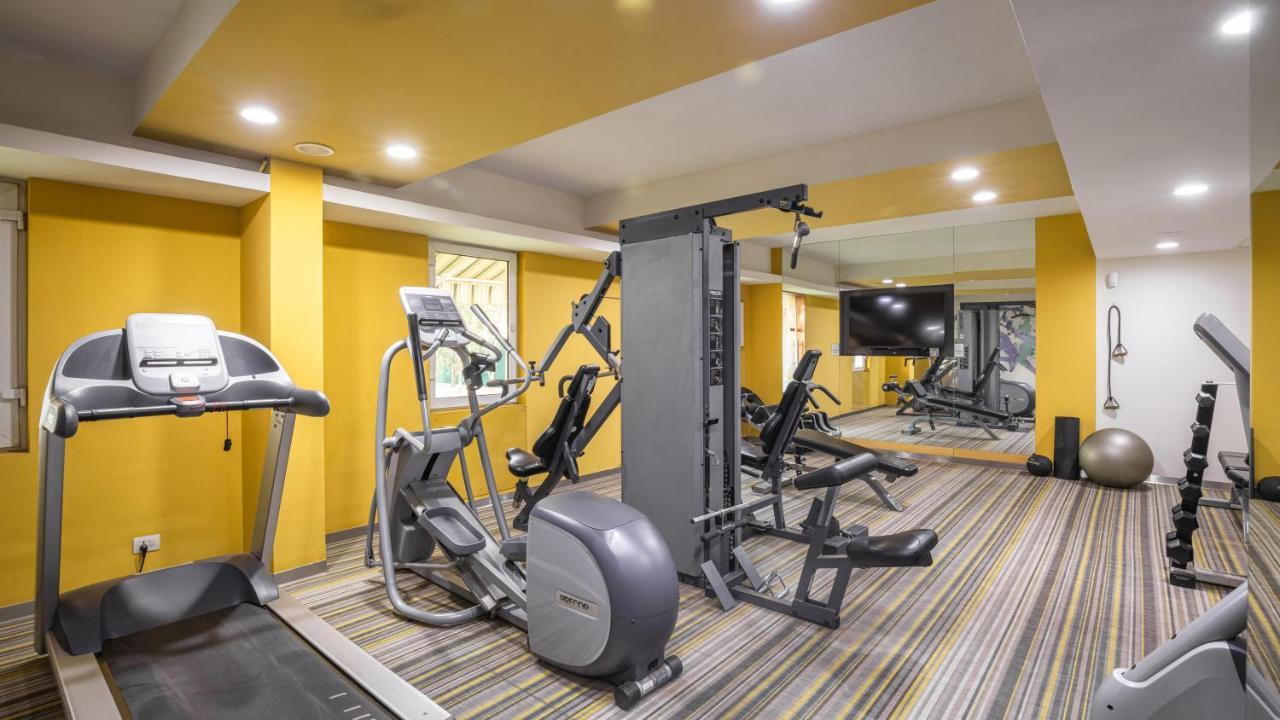 Hotel Ibis Gurgaon Golf Course Road - An Accor Brand Esterno foto