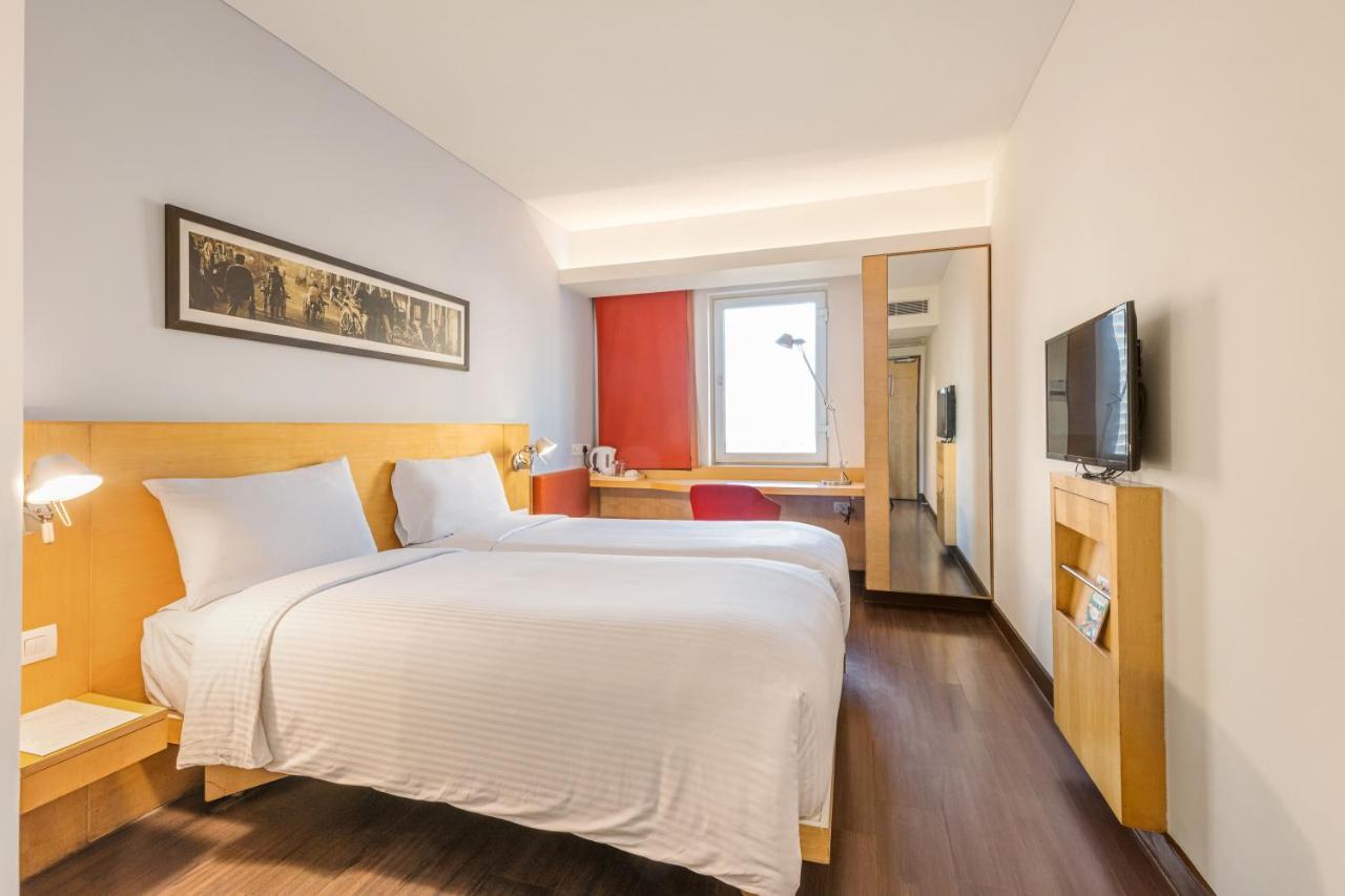 Hotel Ibis Gurgaon Golf Course Road - An Accor Brand Esterno foto