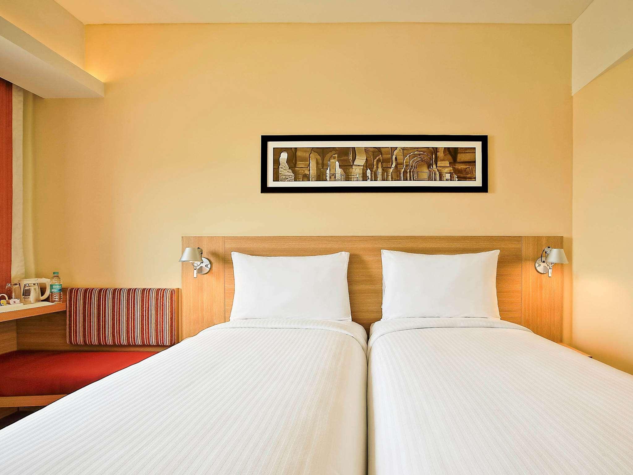Hotel Ibis Gurgaon Golf Course Road - An Accor Brand Esterno foto