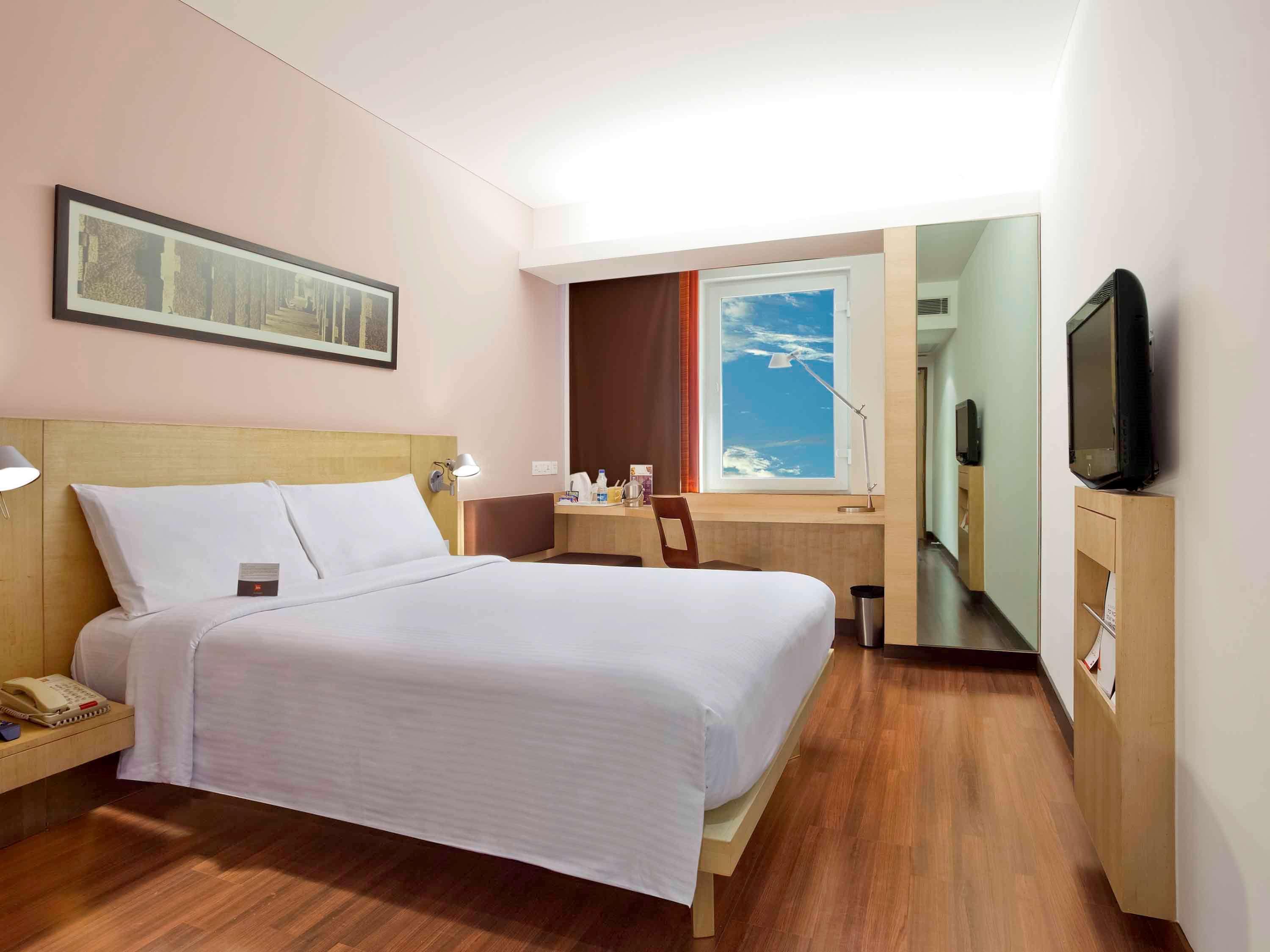 Hotel Ibis Gurgaon Golf Course Road - An Accor Brand Esterno foto